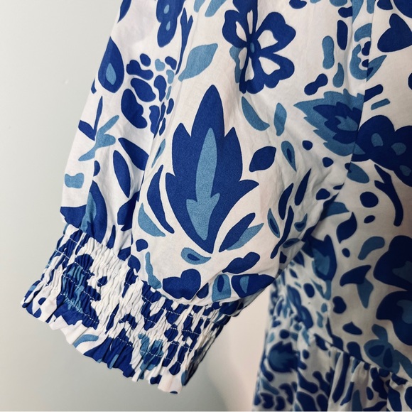 THML White & Blue Floral Patterned Dress Size Small Puff Sleeve V-Neck Collar - Picture 4 of 12